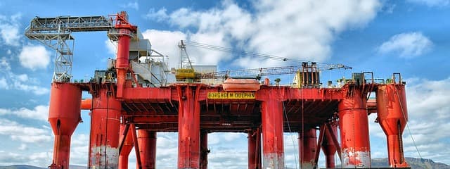 oil rig, oil platform, oil, rig, repairs, oil rigs, industry, energy, power, fuel, platform, drilling, oil drilling, equipment, exploration, industrial, drill, technology, drilling rig, construction, natural, nature, environment, ocean, production, building dock, blue technology, blue building, blue construction, blue energy, blue power, blue industry